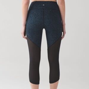 Lululemon Deep Breath Crop Shatter Weave Desert Teal Alberta Lake size 2